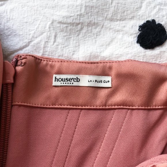 House of CB London Faye Rose Satin Pleated Midi Dress Plus Cup - Picture 5 of 7